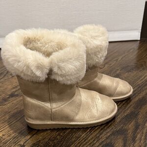 Place Gold Kids Boots with Cream Fur